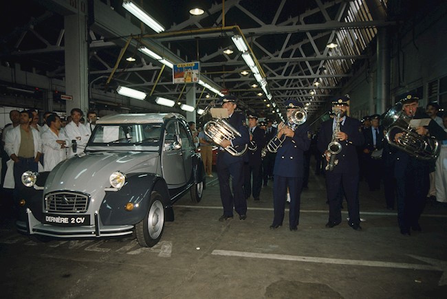 Citroën celebra 30 años desde la producción del último 2CV, el primer 'made in Spain' de la marca