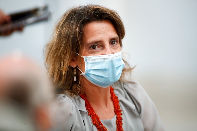 Ribera avanza un decreto para regular los puntos de recarga de vehículos eléctricos