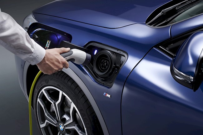 Proveedores de automoción ven riesgo "real" de una pérdida de empleos si no hay neutralidad tecnológica