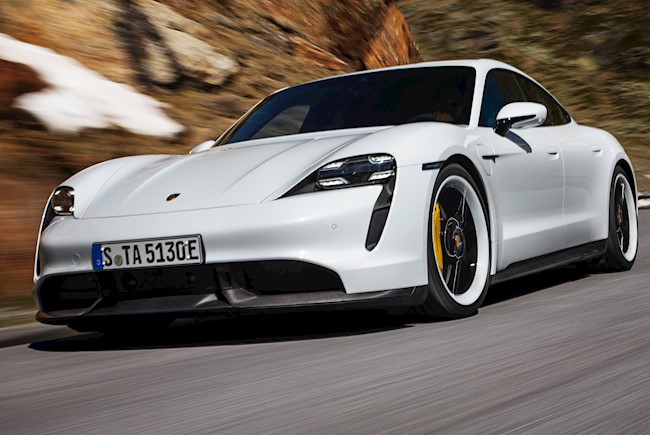 El Porsche Taycan, el Skoda Enyaq y el Jaguar i-Pace, los eléctricos mejor valorados por los internautas