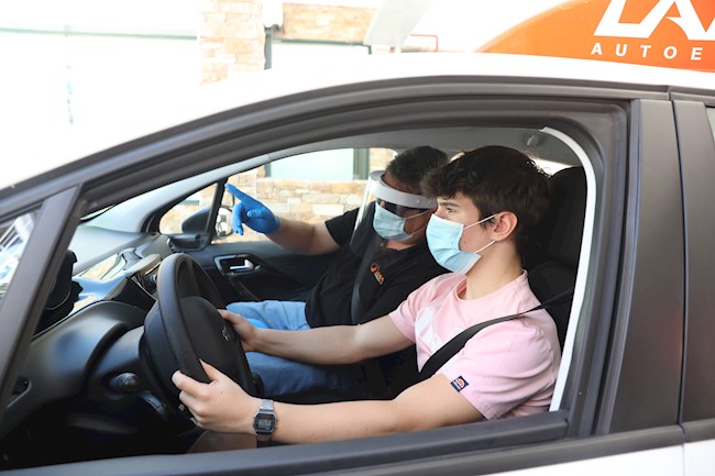 Las matriculaciones en autoescuelas se disparan un 25% durante la pandemia