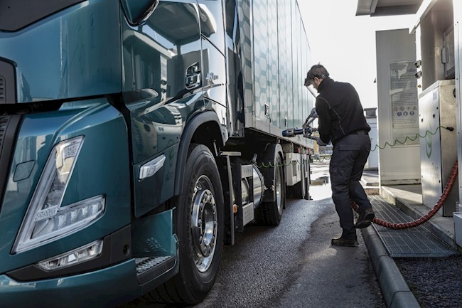 Volvo Trucks pide una mayor inversión en gasineras para reducir las emisiones del transporte
