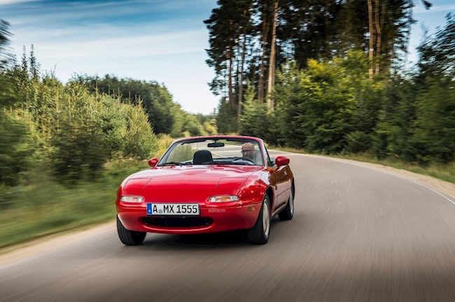 Mazda amplía su catálogo de piezas para restaurar los MX-5 clásicos en Europa