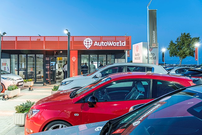 Renault impulsa AutoWorld, una firma de compraventa de coches de ocasión multimarca de más de cinco años