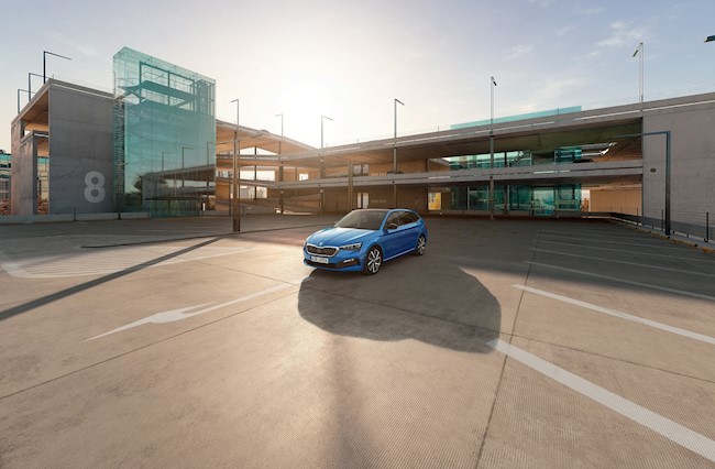 Skoda integra Parkopedia para ayudar a sus clientes a encontrar aparcamiento