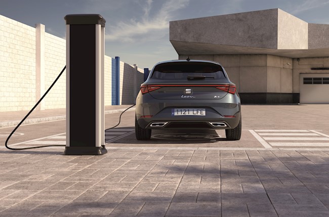 Seat ya admite pedidos del nuevo León e-Hybrid, el primer híbrido enchufable de la compañía