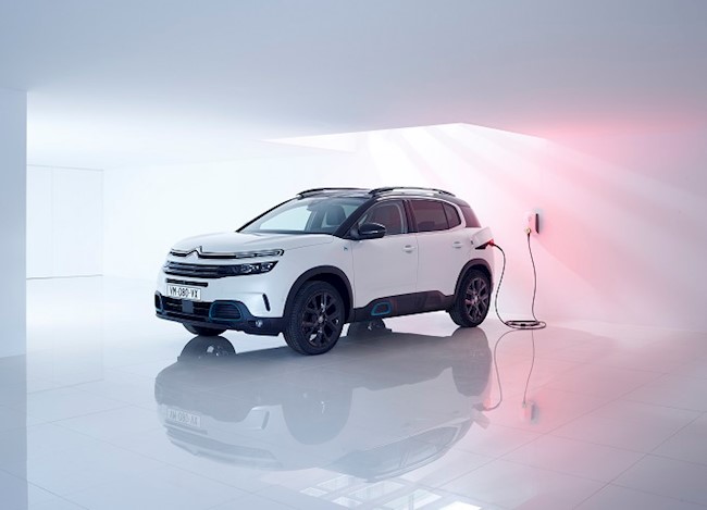 PSA y Renault, únicos fabricantes que cumplen con la nueva normativa de emisiones europea en 2020