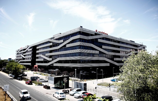 Vodafone renovará su flota con la incorporación de vehículos de bajas emisiones