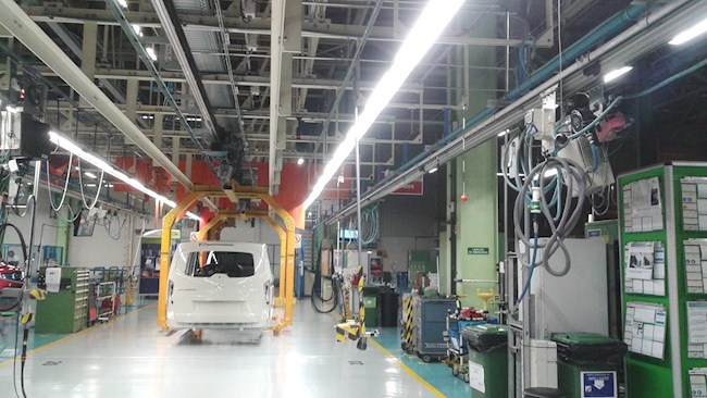 Mercedes Vitoria reduce su producción en 1.400 furgonetas hasta fin de año