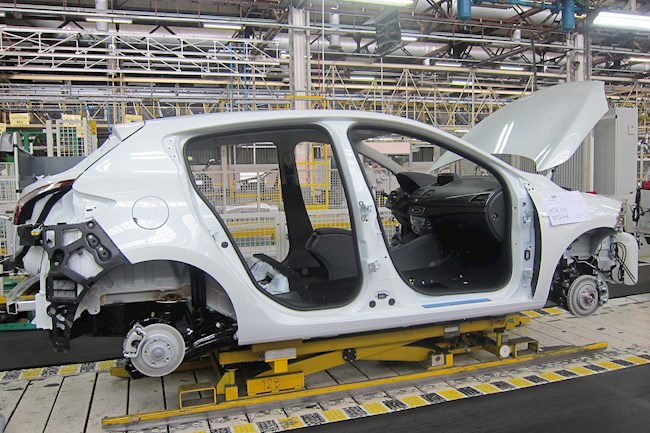 Renault comunica a los sindicatos la eliminación de medio turno en la factoría de Palencia desde enero