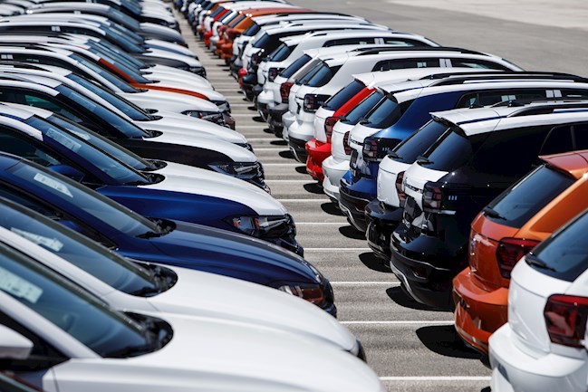 La dirección de Volkswagen Navarra firma un acuerdo con UGT y CC.OO. para mejorar el absentismo