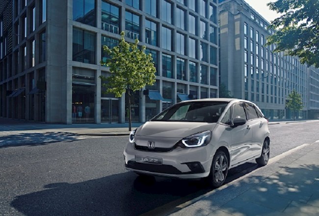 Honda gana un 57% menos en la primera mitad del año fiscal, pero mejora sus previsiones