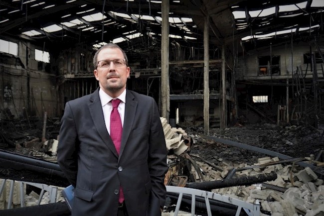 El secretario general de Industria visita la planta incendiada de Silence en Barcelona