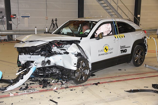Los nuevos Honda Jazz y Mazda MX-30 obtienen 5 estrellas en los últimos test de Euro NCAP
