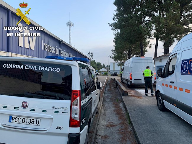 Tráfico detecta a 88 conductores de furgonetas conduciendo bajo los efectos de alcohol o drogas