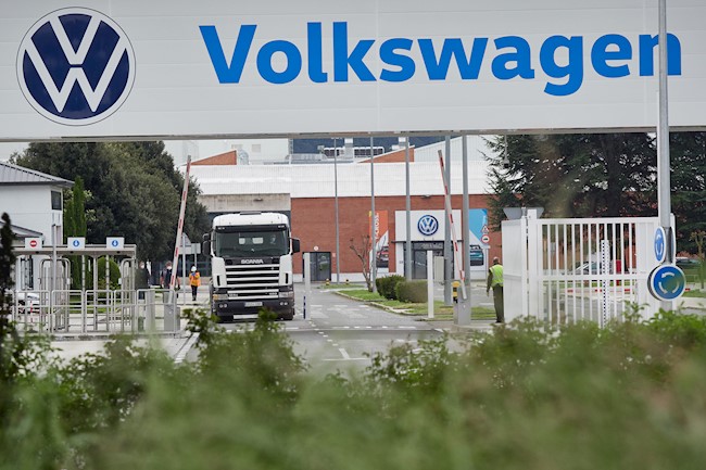Volkswagen Navarra cerrará el 20 y el 23 de noviembre por falta de motores y cajas de cambio