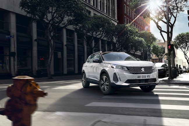 Peugeot ofrece el 3008 Hybrid 300 con tracción total y 59 kilómetros de autonomía eléctrica