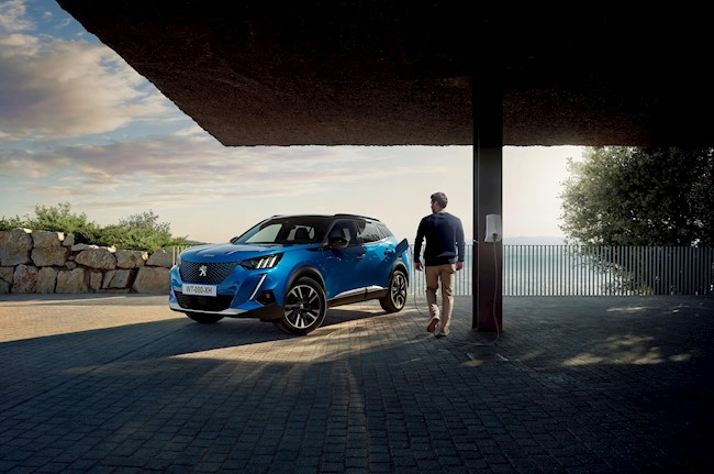 Peugeot apuesta por la electrificación para adaptarse a una ciudad "sostenible y con calidad de vida"