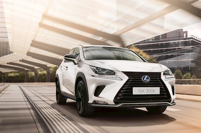 Lexus actualiza la gama del NX 300h, que incorpora dos nuevos acabados Premium y Premium+