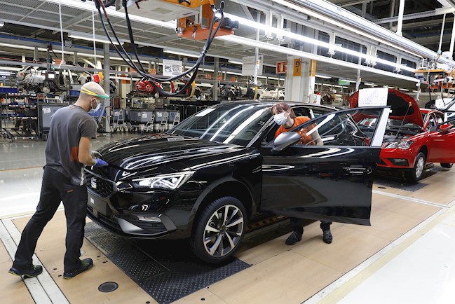 Seat reducirá su producción en Martorell por la falta de componentes y plantea un ERTE en enero