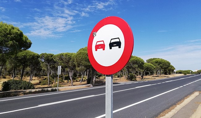 Uno de cada tres conductores no ve con nitidez señales viales, según Essilor