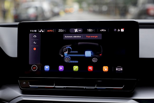 Seat reivindica la capacidad de los híbridos enchufables para recorrer largas distancias