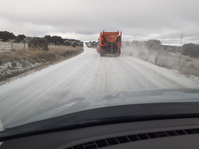 Informarse del estado de las carreteras y revisar el vehículo, consejos del RACE para circular con nieve