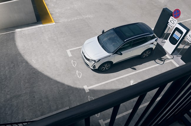 Peugeot vende más de 4.000 vehículos electrificados en España en 2020, con un 9,7% de cuota de mercado