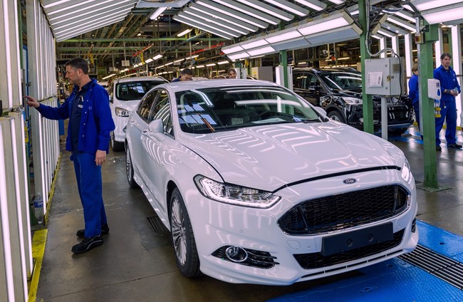 Ford Almussafes suspende los próximos tres sábados de producción en Motores por problemas de suministro