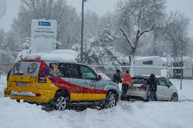 El RACE atiende a más de 1.500 coches atascados por el temporal de nieve, un 671% más que en 2019