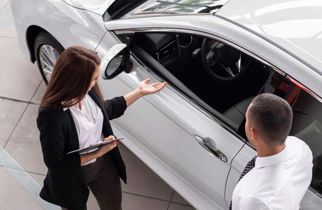 Solo un 19% de mujeres ostenta la gerencia de un concesionario de automóviles, según Faconauto