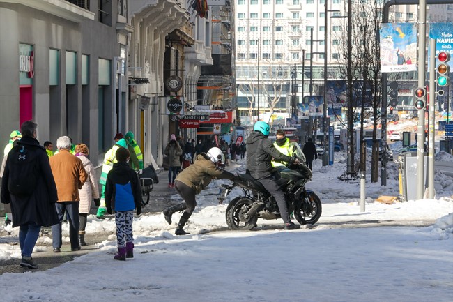 Las ventas de motos caen un 37,5% en enero lastradas por las restricciones de la pandemia y las nevadas