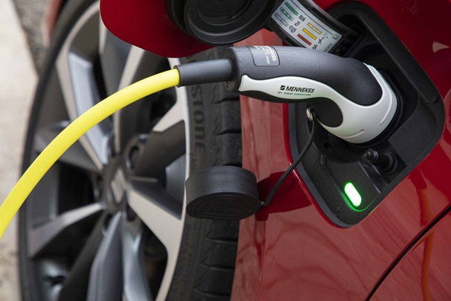 La falta de estaciones de carga, el principal obstáculo para elegir un vehículo eléctrico