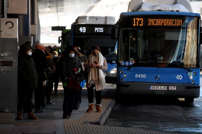 Un 75% de los españoles evita el transporte público por el Covid y un 43% se plantea comprar un coche