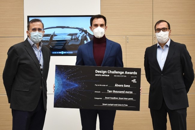 Grupo Antolin premia a un estudiante de la UPV por el diseño del interior del coche del futuro