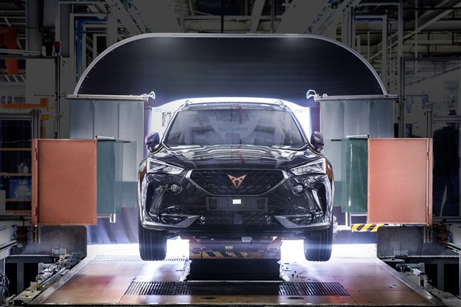 Cupra inicia en Barcelona la producción del modelo Formentor e-Hybrid