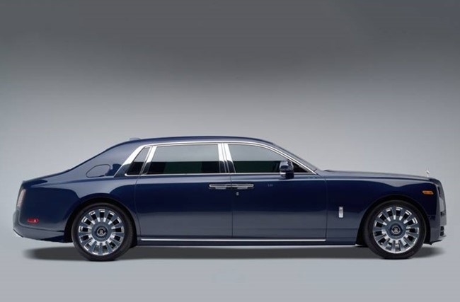 Rolls-Royce utiliza por primera vez madera de un árbol hawaiano protegido en un Phantom