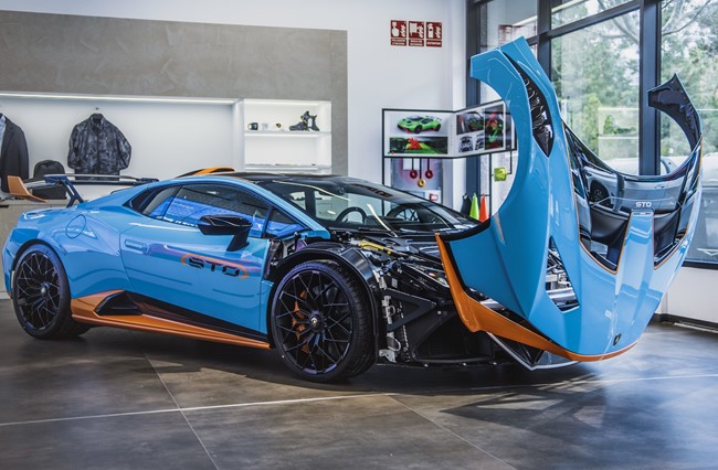 Lamborghini muestra en España el nuevo Huracán STO, el superdeportivo de carretera con 640 caballos