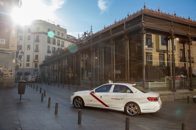 Free Now colabora con Fiapas para mejorar la audición dentro del taxi de personas con audífonos