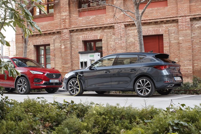 Las ventas de vehículos eléctricos se triplican en marzo pero acumulan una caída del 8,8% este año