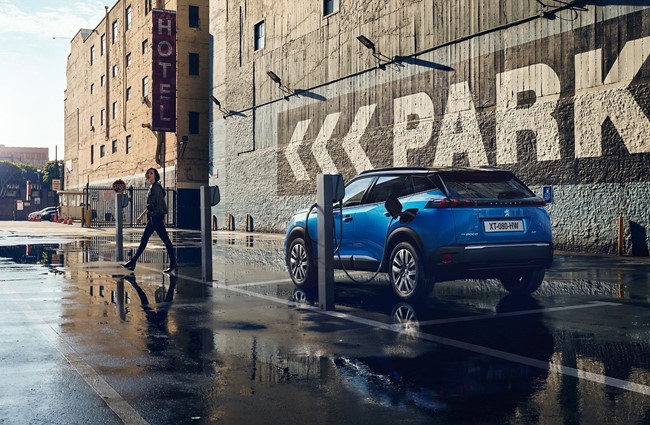 Peugeot asegura que España camina hacia la movilidad "sostenible y conectada" gracias al nuevo Moves