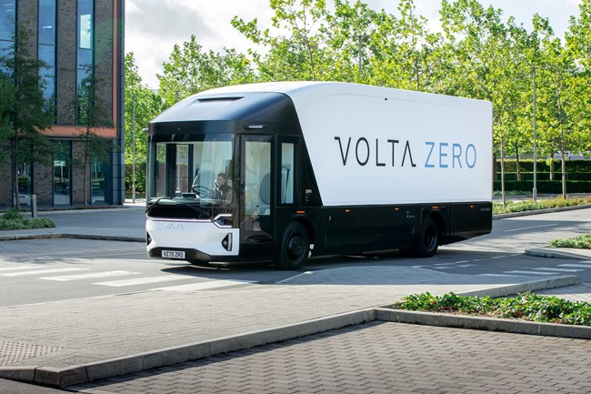 Fabricantes y ecologistas piden 11.000 puntos de carga para camiones eléctricos en la UE para 2025