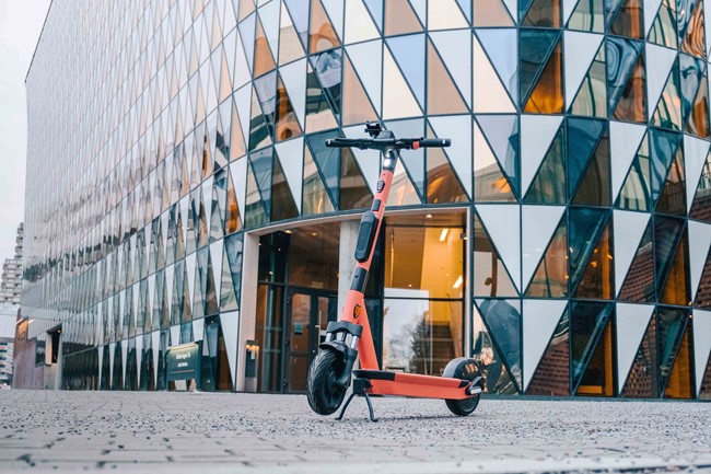 La compañía de patinetes eléctricos Voi se une a Aedive