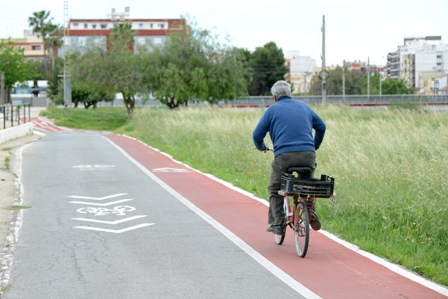 El 92% de los conductores cree que el casco debería ser obligatorio en ciclistas, según un estudio