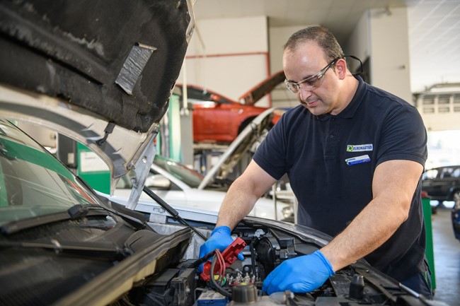 Los talleres instan a adelantar la revisión de los coches ante el posible "primer gran viaje" en meses