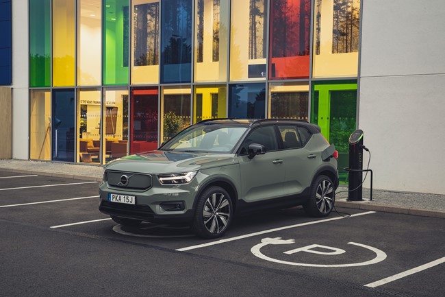 Volvo Cars lanza en España el nuevo eléctrico XC40 Recharge eléctrico, con 418 kilómetros de autonomía