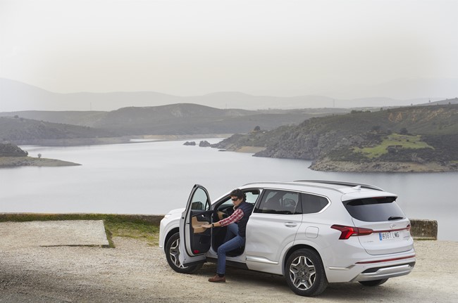 Hyundai ofrece el nuevo Santa Fe con motorizaciones híbridas e híbridas enchufables