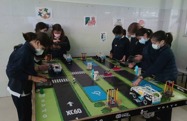 Más de 2.200 alumnos de primaria participan en el programa de seguridad vial de Volvo y Fundación ONCE