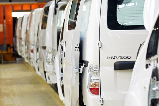 El grupo belga Punch propone mantener la plantilla de Nissan y seguir fabricando 'pick-ups' y la eNV200