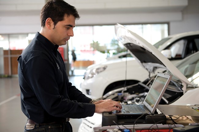 La facturación de las empresas de venta y reparación de vehículos cae más de un 12% en febrero